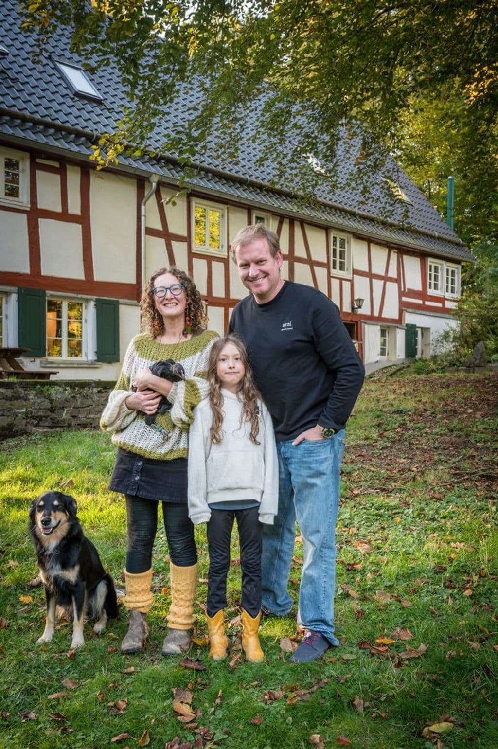 foto ons drie met ibo verticaal.jpg