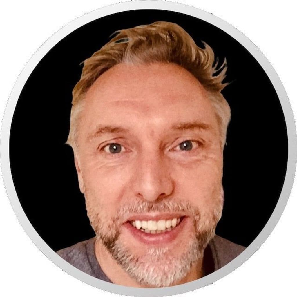 HeadshotPro Avatar 2025-04-04T22-29-04-185Z.jpeg