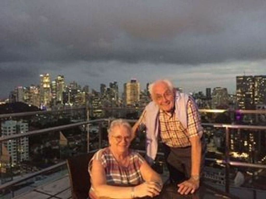 3c Op terras 24e verdieping Singapore.JPG